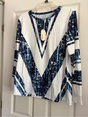 Source Unknown Navy & White Long Sleeve Geometric Splash Top